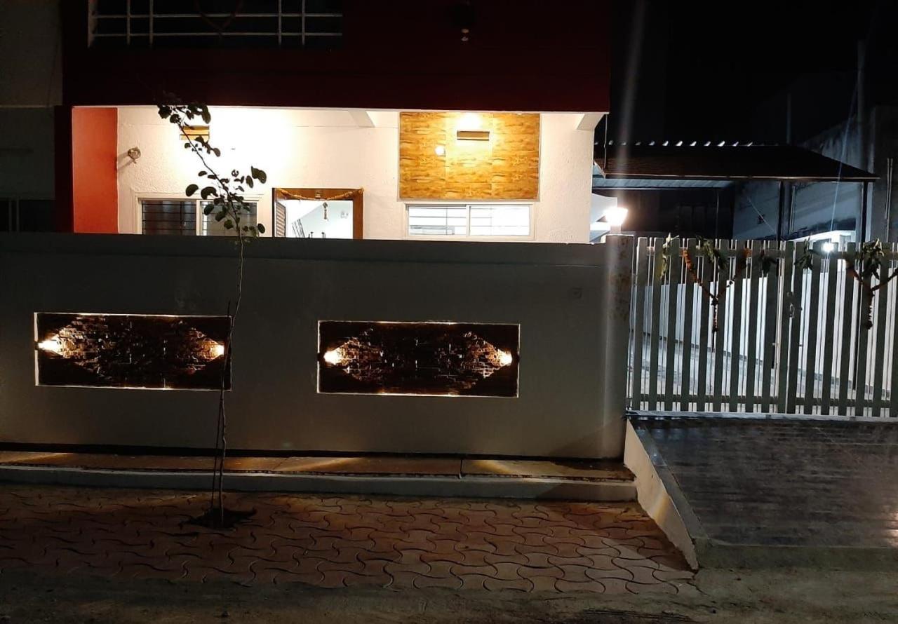 Mahadev Mansion Villa Ujjain Exterior foto